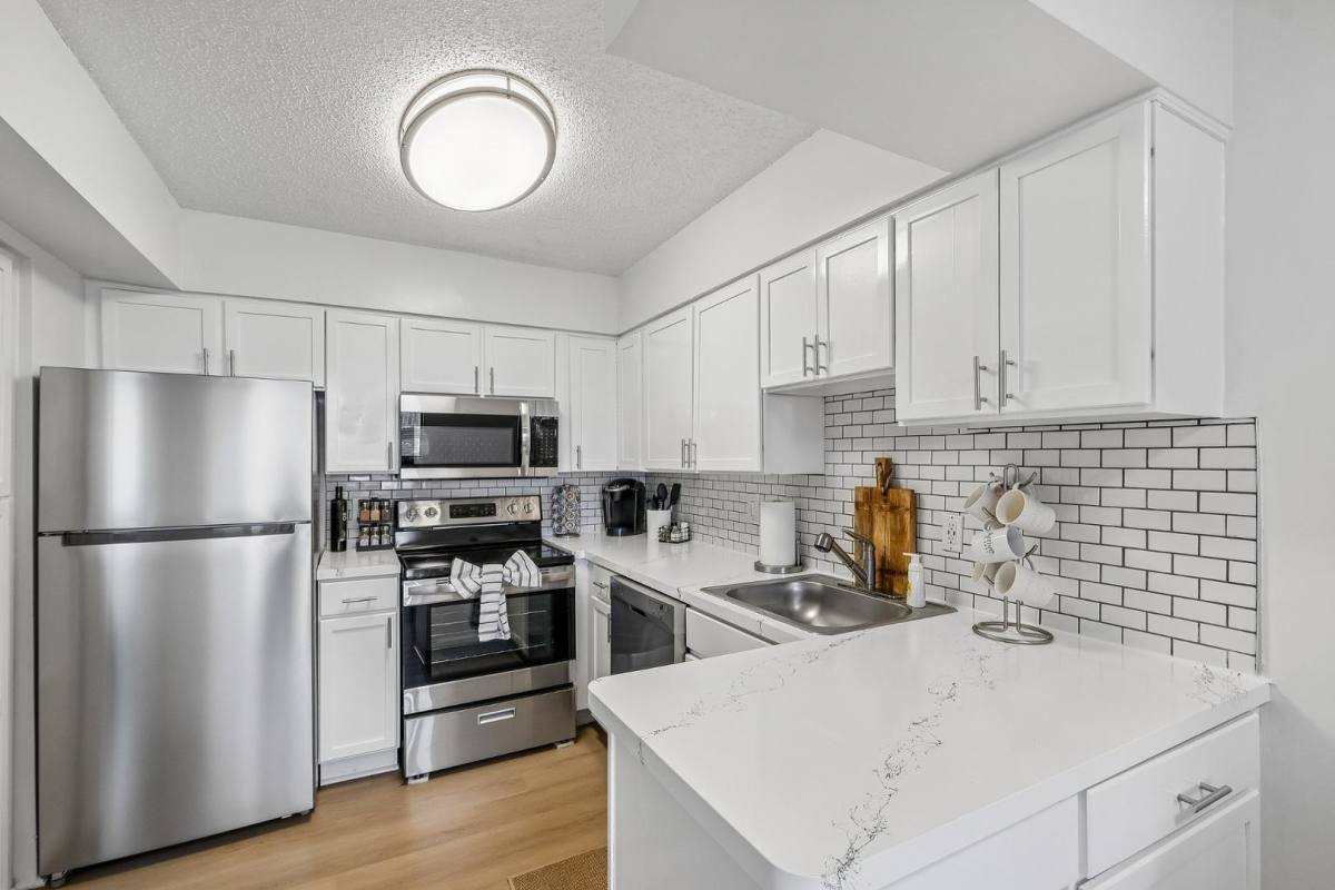 Apartment for rent at 2801 Park Center Dr, Alexandria, VA 22302