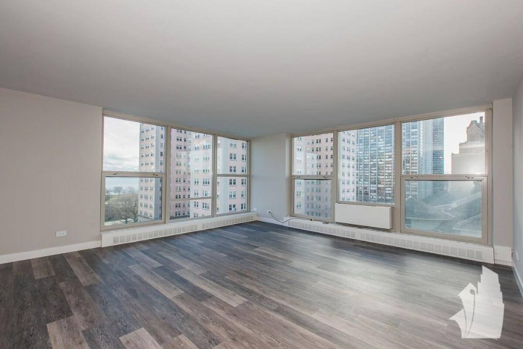 Apartment for rent at 5600 N Sheridan Rd #1A, Chicago, IL 60660