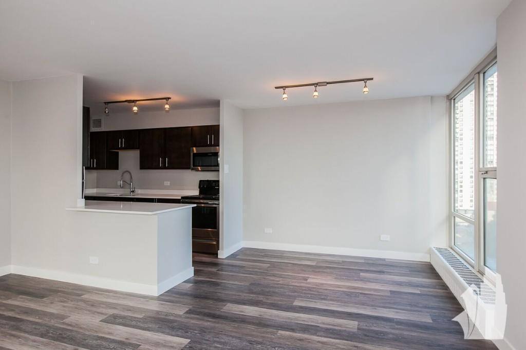 Apartment for rent at 5600 N Sheridan Rd #1A, Chicago, IL 60660