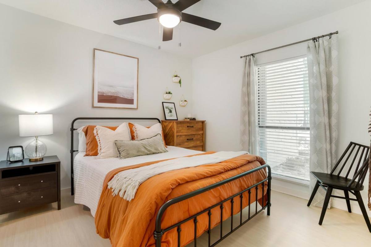Apartment for rent at Camden Timber Creek, 1100 Falls Creek Lane, Charlotte, NC 28209