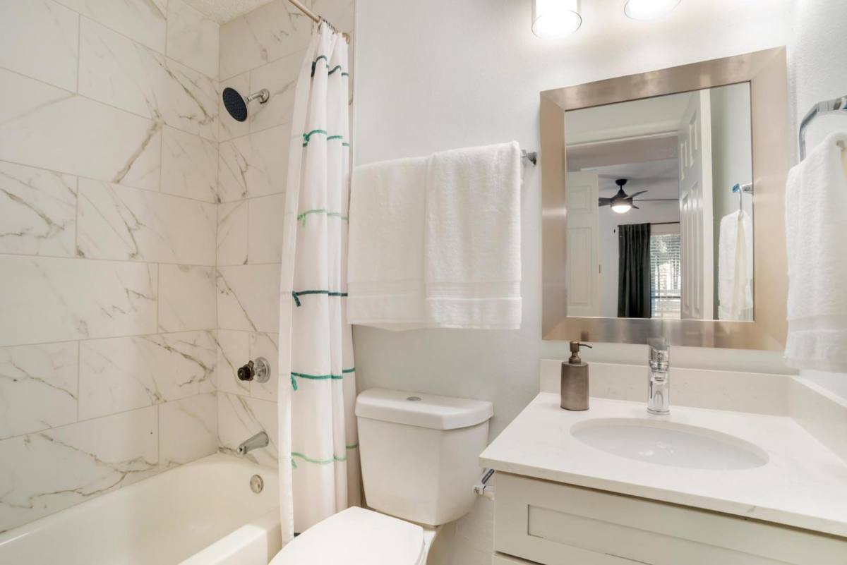 Apartment for rent at Camden Timber Creek, 1100 Falls Creek Lane, Charlotte, NC 28209