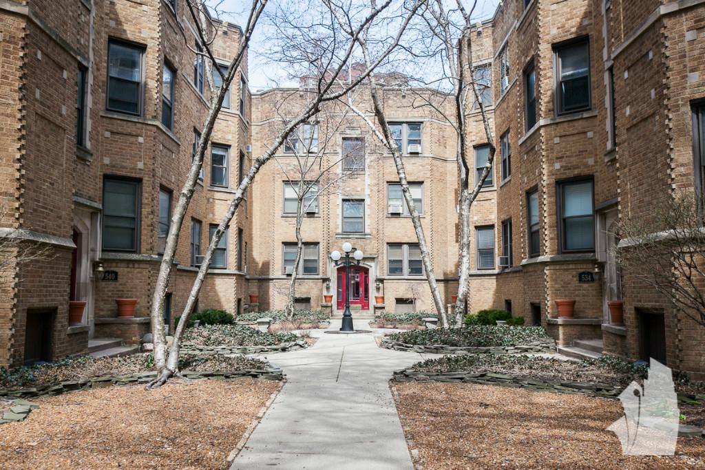 Condo for rent at 538 W Cornelia Ave #1S, Chicago, IL 60657