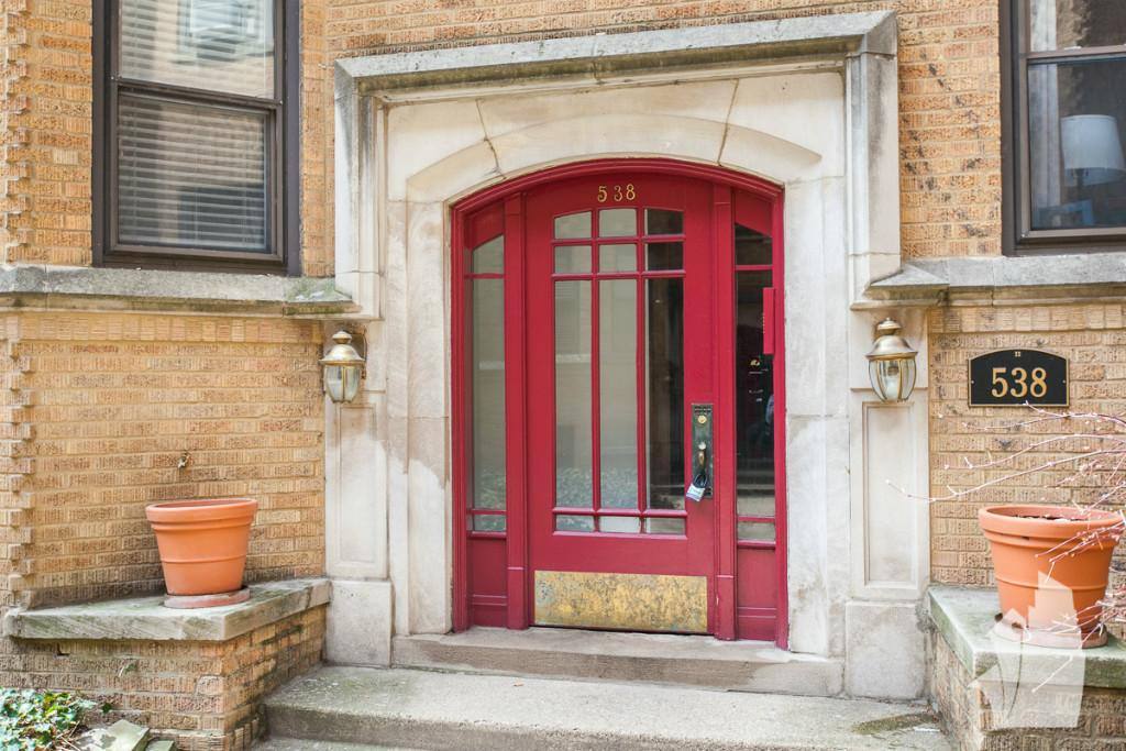Condo for rent at 538 W Cornelia Ave #1S, Chicago, IL 60657