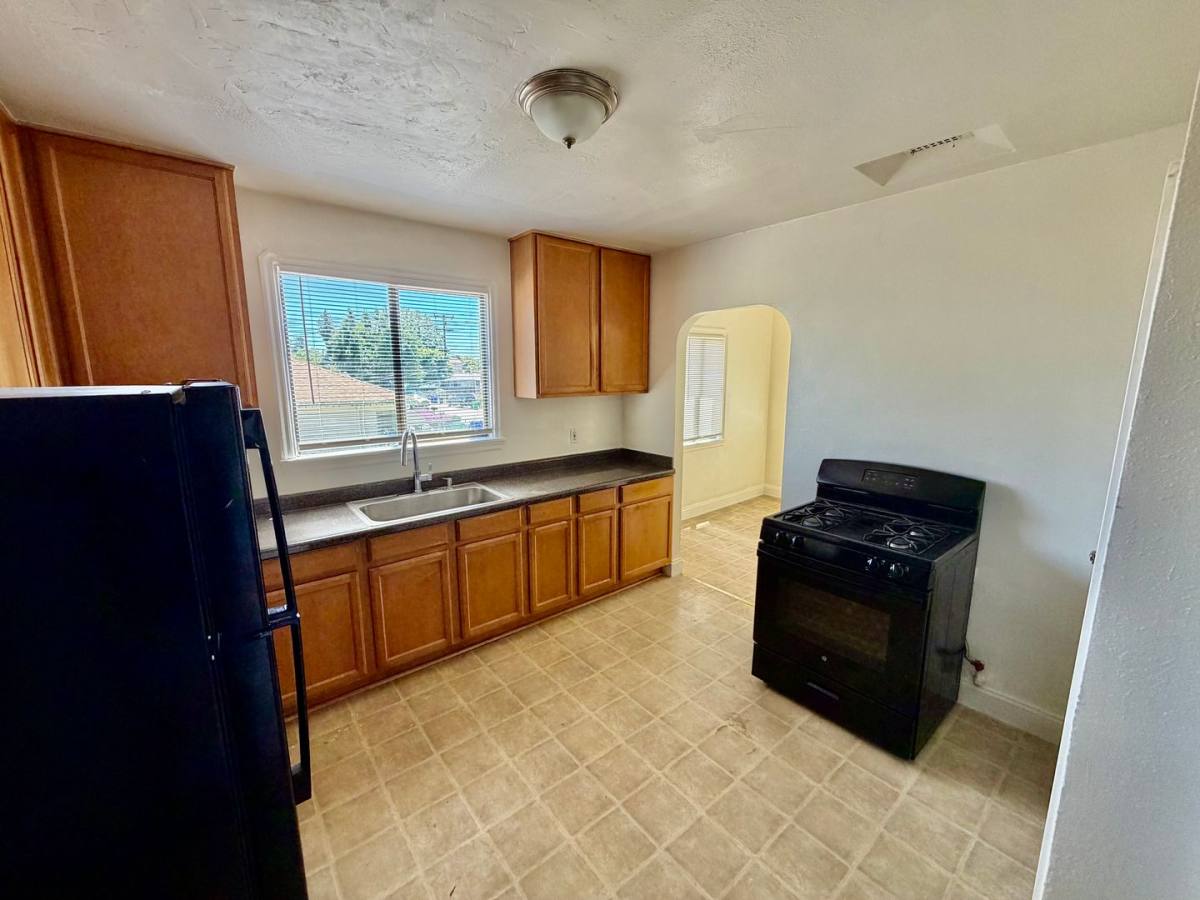 Apartment for rent at 16918, 16920, 16922 Harvard Ave, Hayward, CA 94541