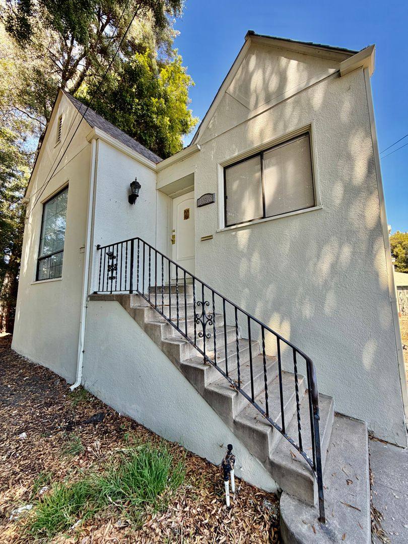 Apartment for rent at 16918, 16920, 16922 Harvard Ave, Hayward, CA 94541