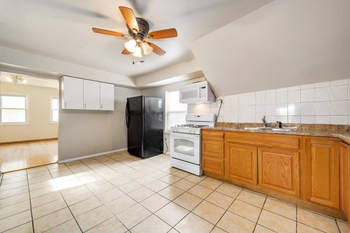 Apartment for rent at 1720 N St Louis Ave #2, Chicago, IL 60647
