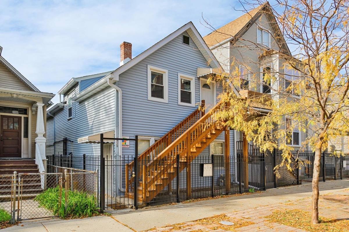 Apartment for rent at 1720 N St Louis Ave #2, Chicago, IL 60647