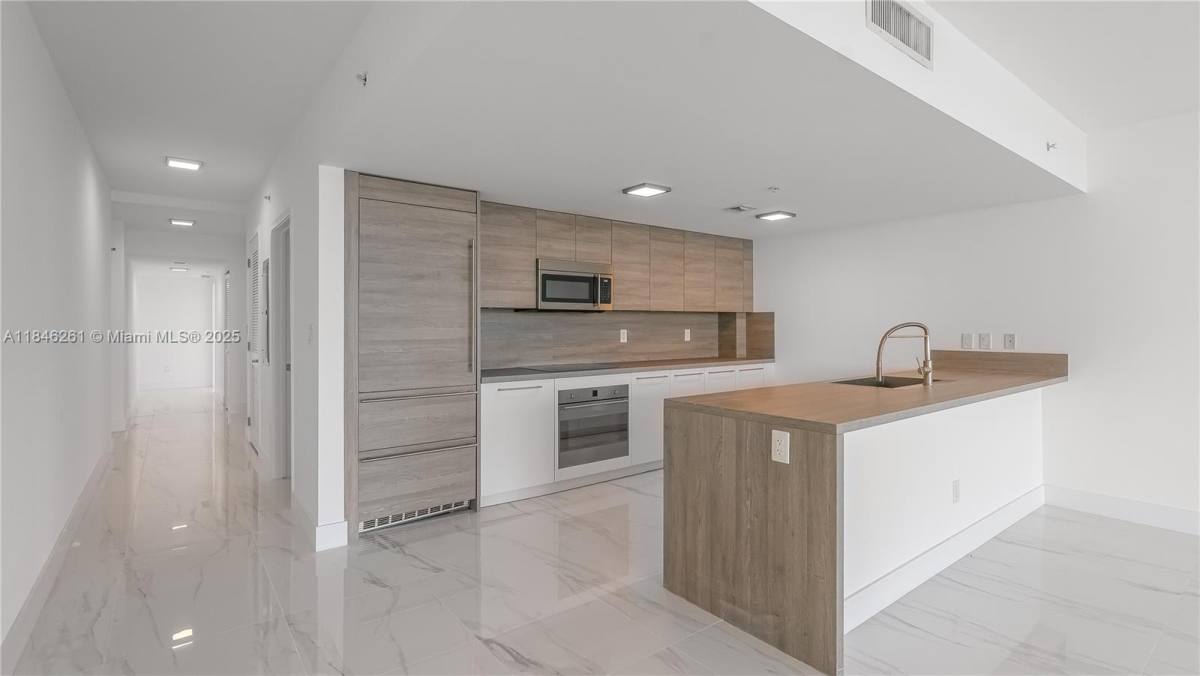 Condo for rent at 400 Sunny Isles Blvd #1418, North Miami Beach, FL 33160