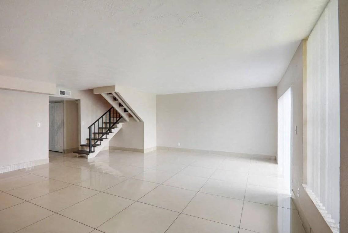 Apartment for rent at Summit Palm, 4491 NW 19th St, Fort Lauderdale, FL 33313