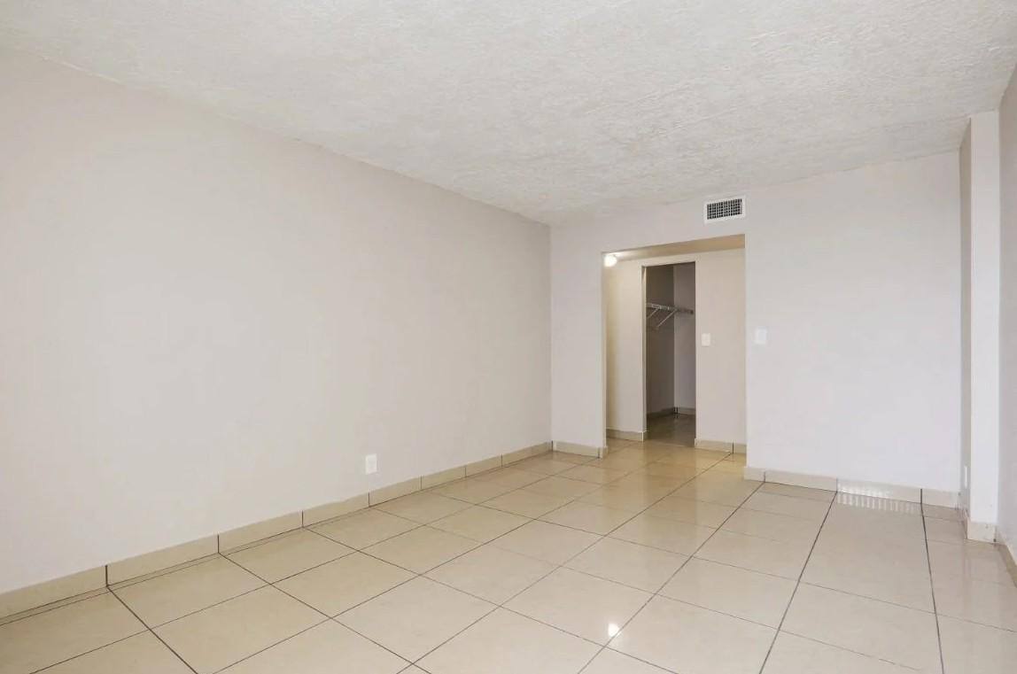 Apartment for rent at Summit Palm, 4491 NW 19th St, Fort Lauderdale, FL 33313