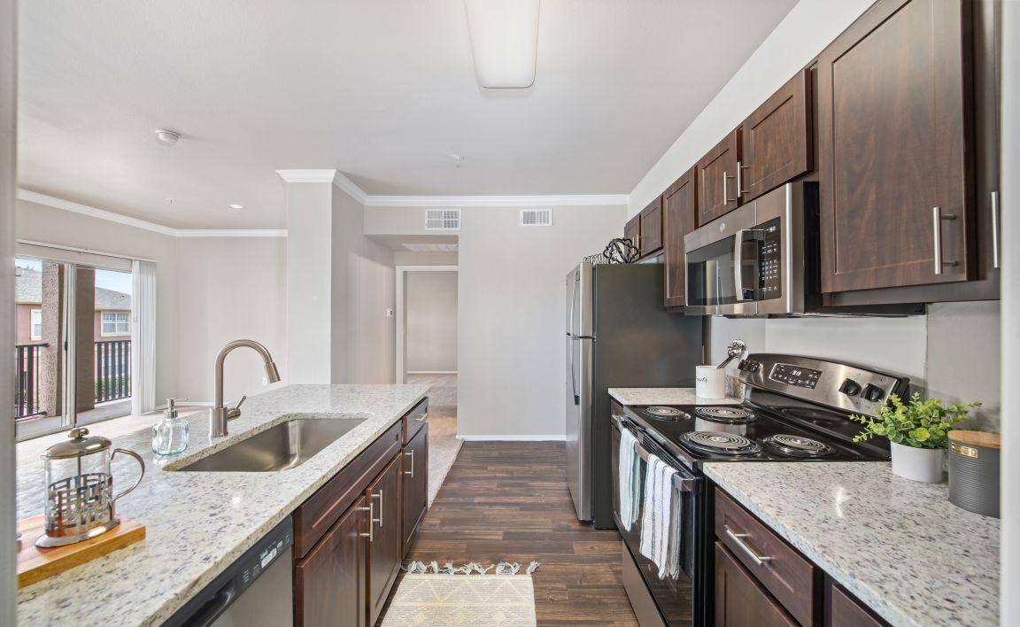 Apartment for rent at Colonial Grand at Bear Creek Apartment Homes, 1200 Fuller Wiser Rd, Euless, TX 76039