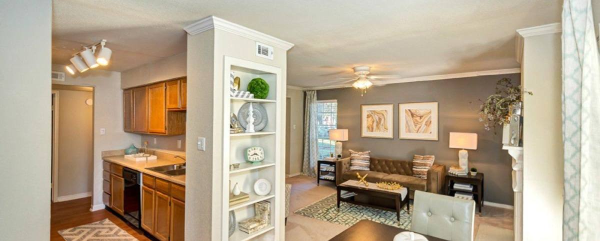 Apartment for rent at The Oaks at Valley Ranch, 9519 Valley Ranch Parkway E, Irving, TX 75063