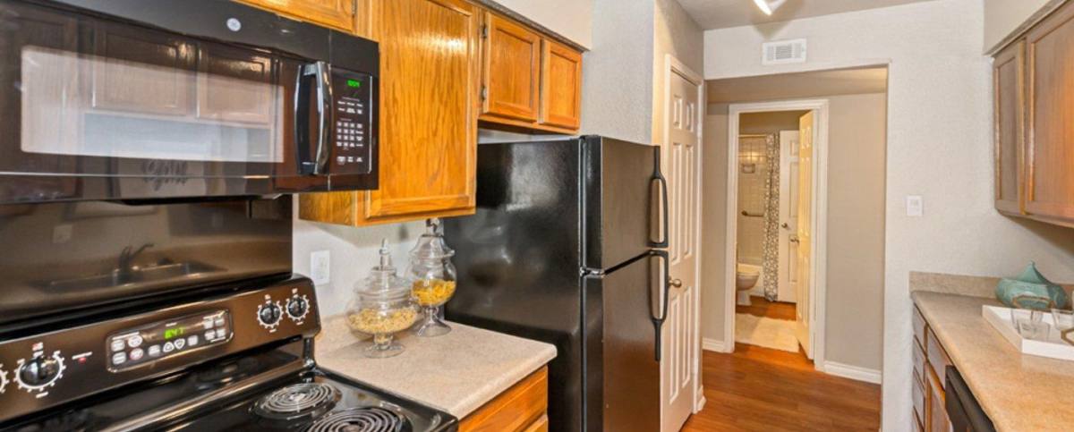 Apartment for rent at The Oaks at Valley Ranch, 9519 Valley Ranch Parkway E, Irving, TX 75063