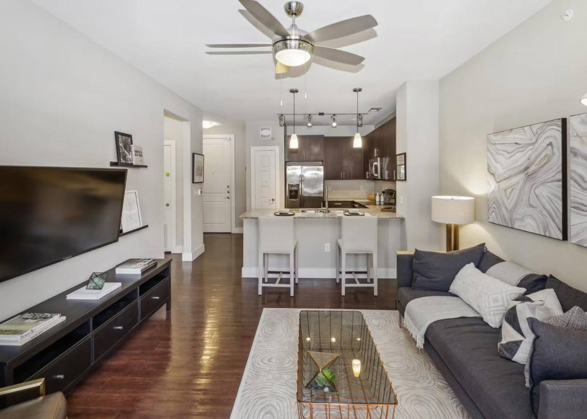 Apartment for rent at 5961 W Parker Rd, Plano, TX 75093
