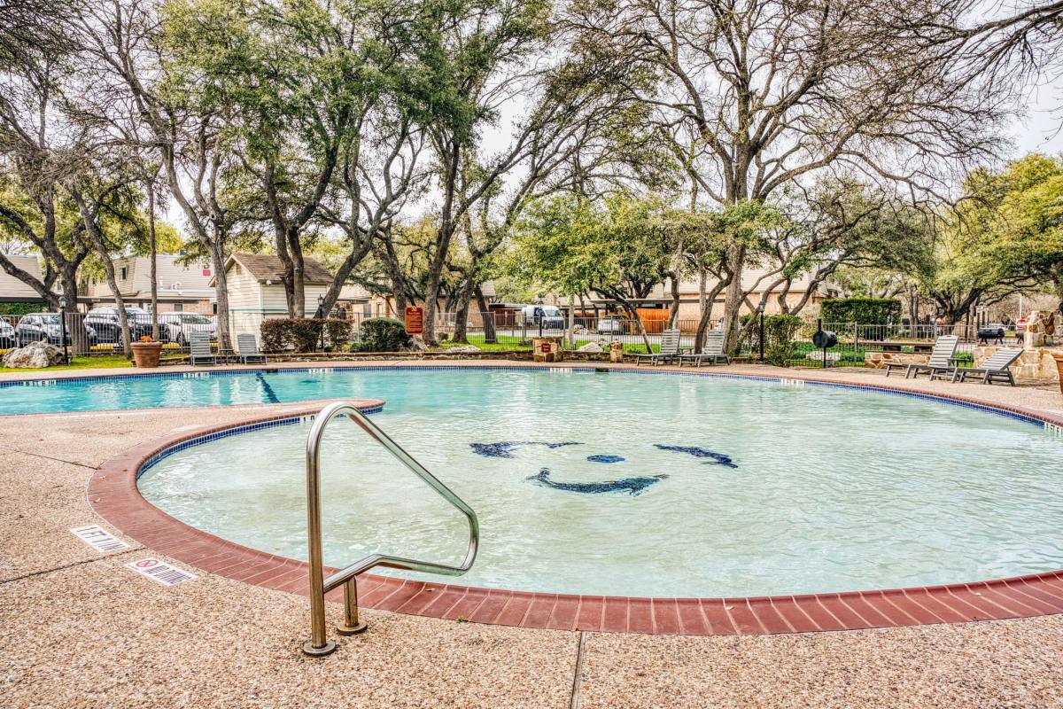 Apartment for rent at Le Montreaux, 3605 Steck Ave, Austin, TX 78759