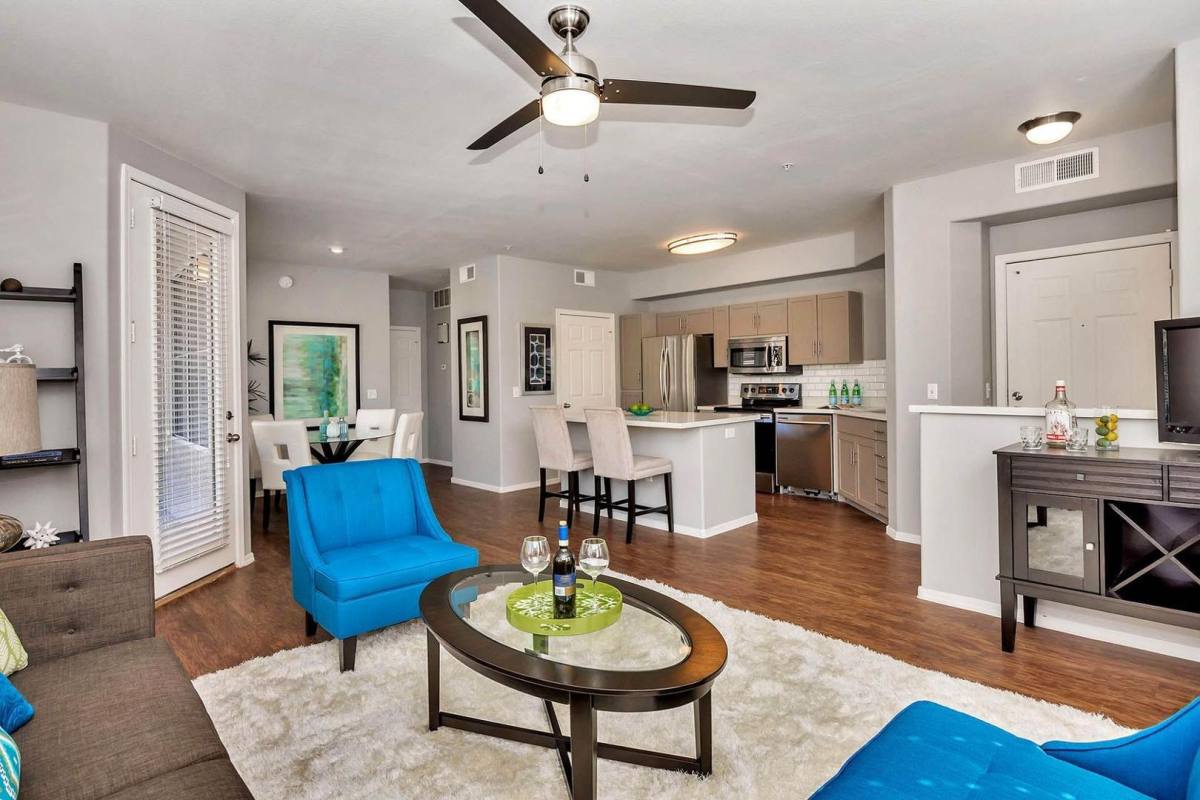 Citi on Camelback, 909 E Camelback Rd, Phoenix, AZ 85014 - Apartment for Rent - Image 3