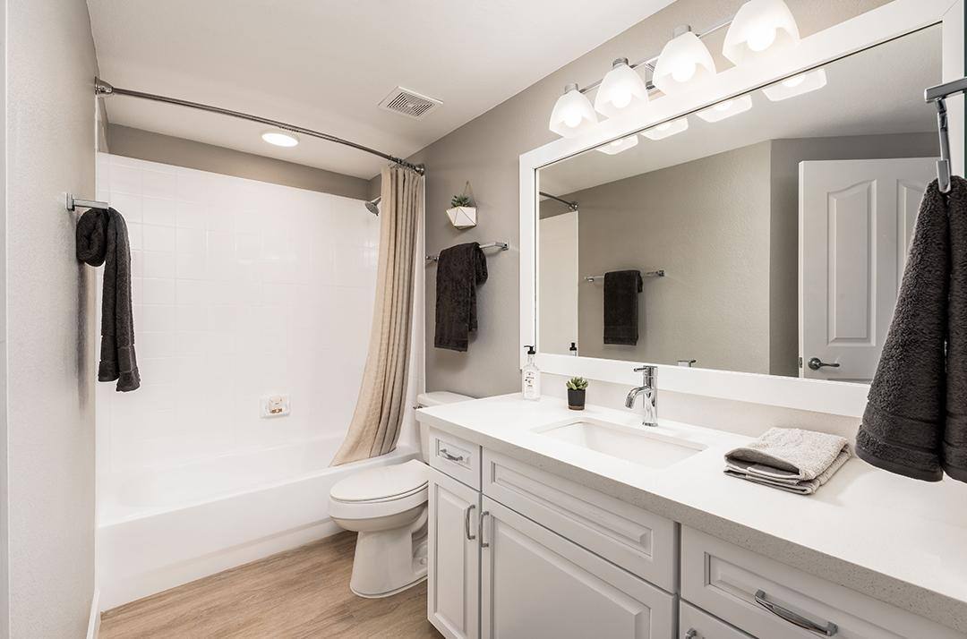 Apartment for rent at The Tradition at Kierland, 6633 E Greenway Parkway, Scottsdale, AZ 85254