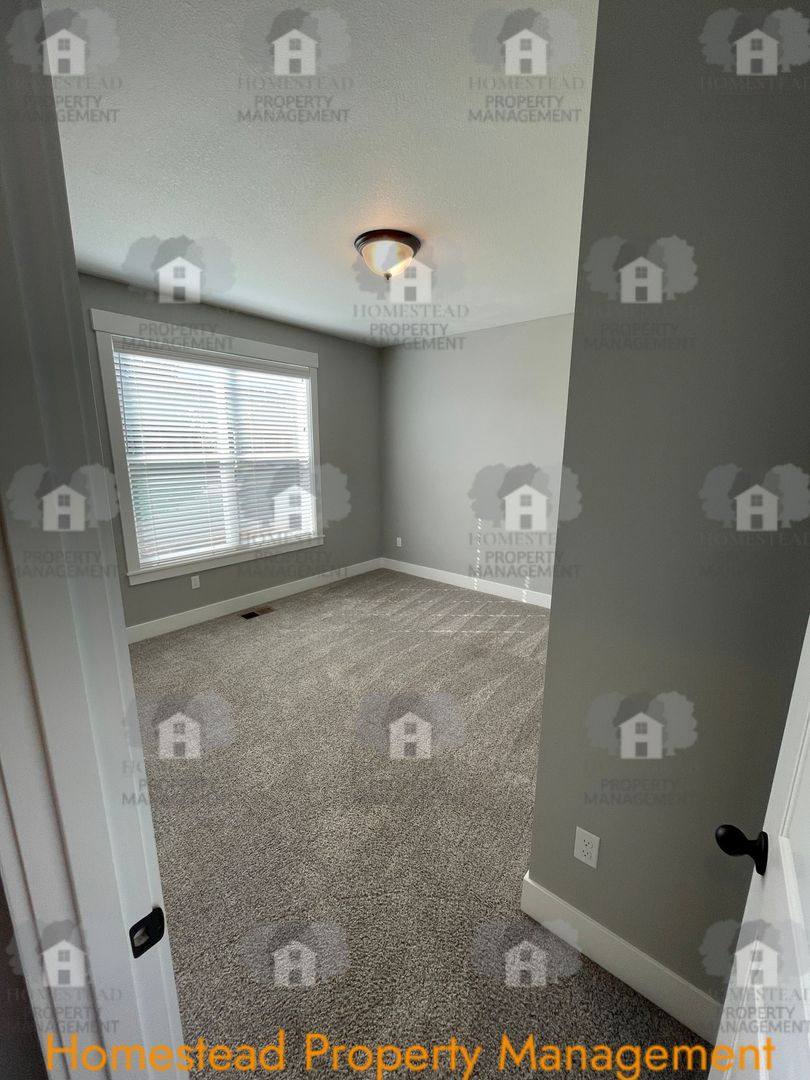 House for rent at 1062 Chestnut St, Independence, OR 97351