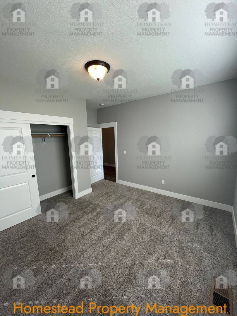 House for rent at 1062 Chestnut St, Independence, OR 97351