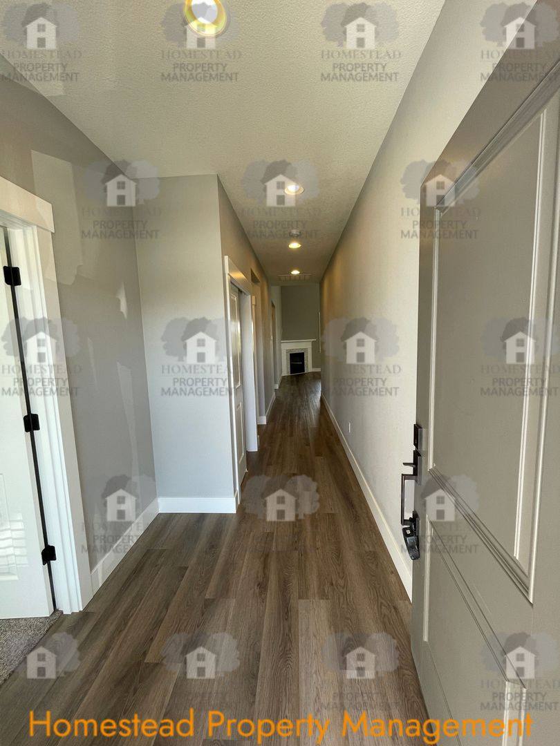 House for rent at 1062 Chestnut St, Independence, OR 97351
