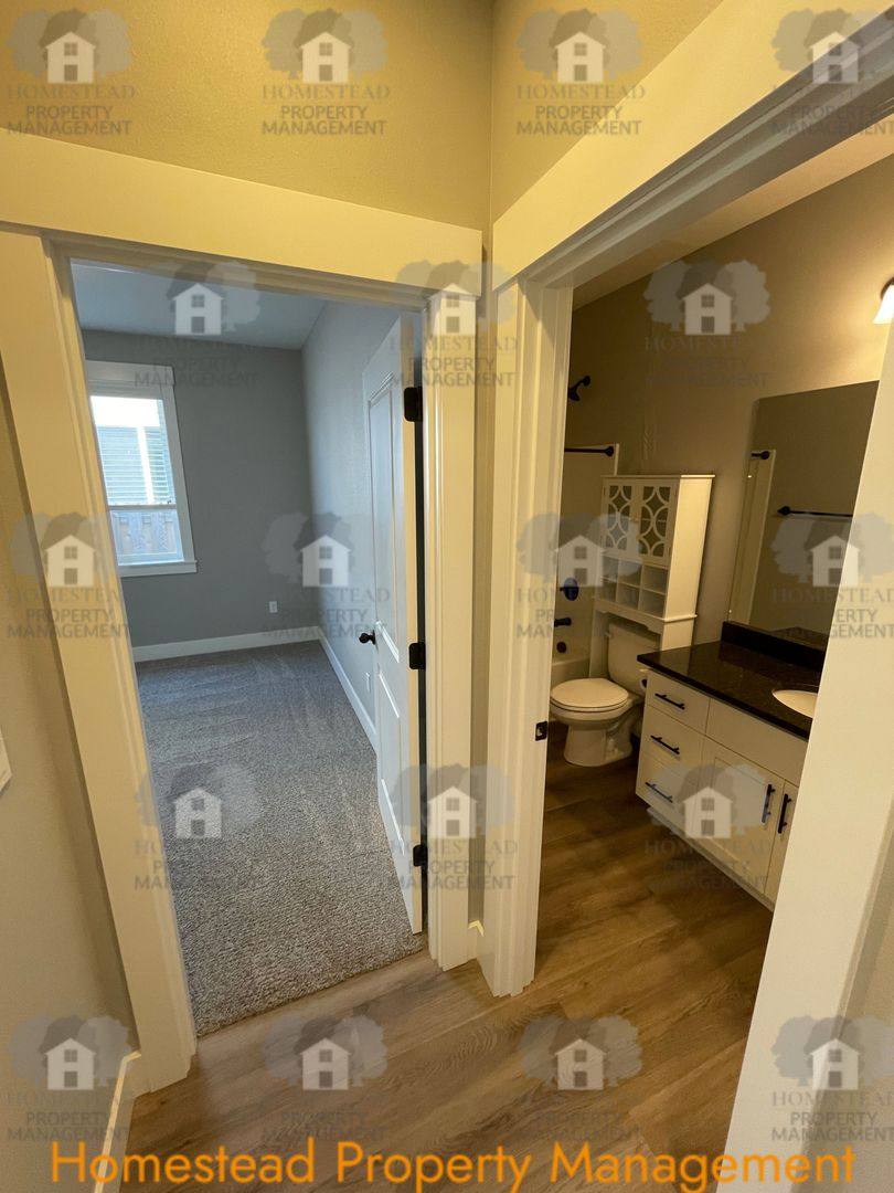 House for rent at 1062 Chestnut St, Independence, OR 97351