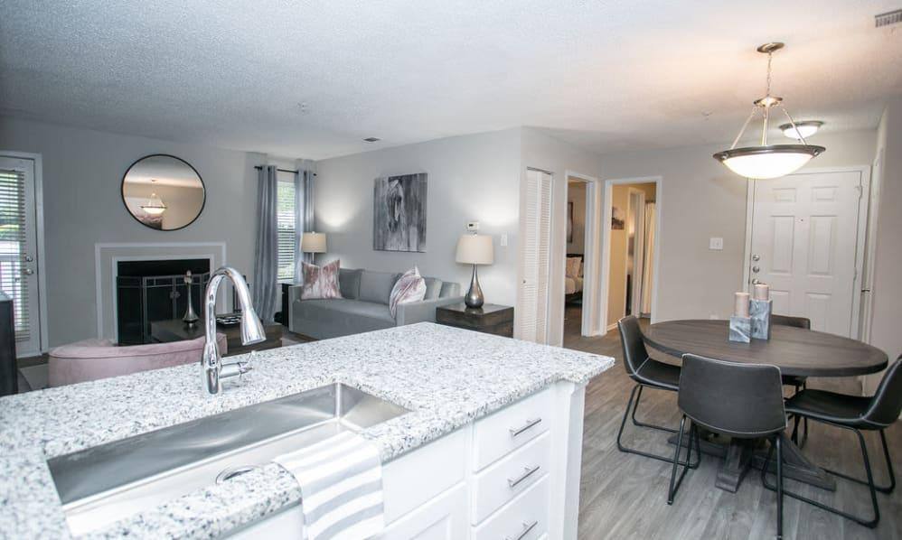 Apartment for rent at 950 Executive Dr, Alpharetta, GA 30005