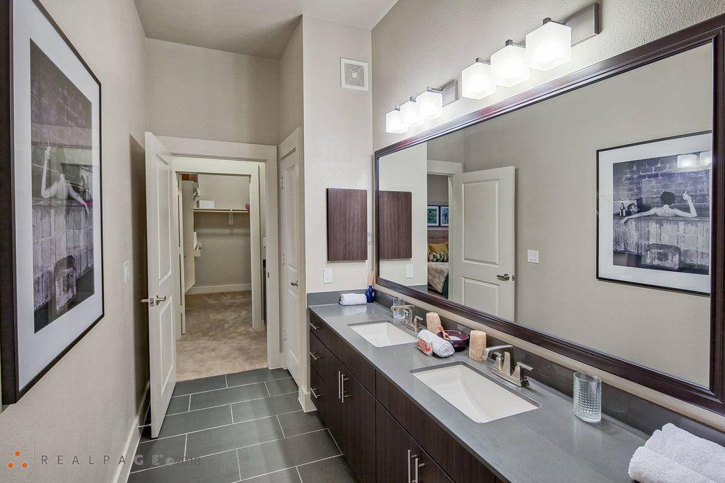 Apartment for rent at Avenue on Fairmount, 4210 Fairmount St, Dallas, TX 75219
