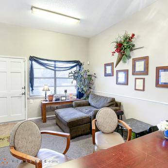 Apartment for rent at Carriage Hill, 1600 Jones Dr, Arlington, TX 76013