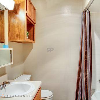 Apartment for rent at Carriage Hill, 1600 Jones Dr, Arlington, TX 76013