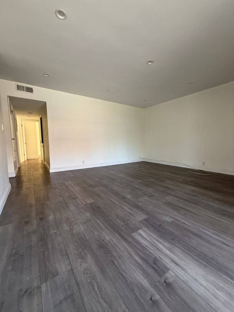 Apartment for rent at 255 N Union Ave, Los Angeles, CA 90026
