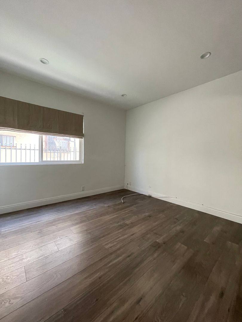 Apartment for rent at 255 N Union Ave, Los Angeles, CA 90026