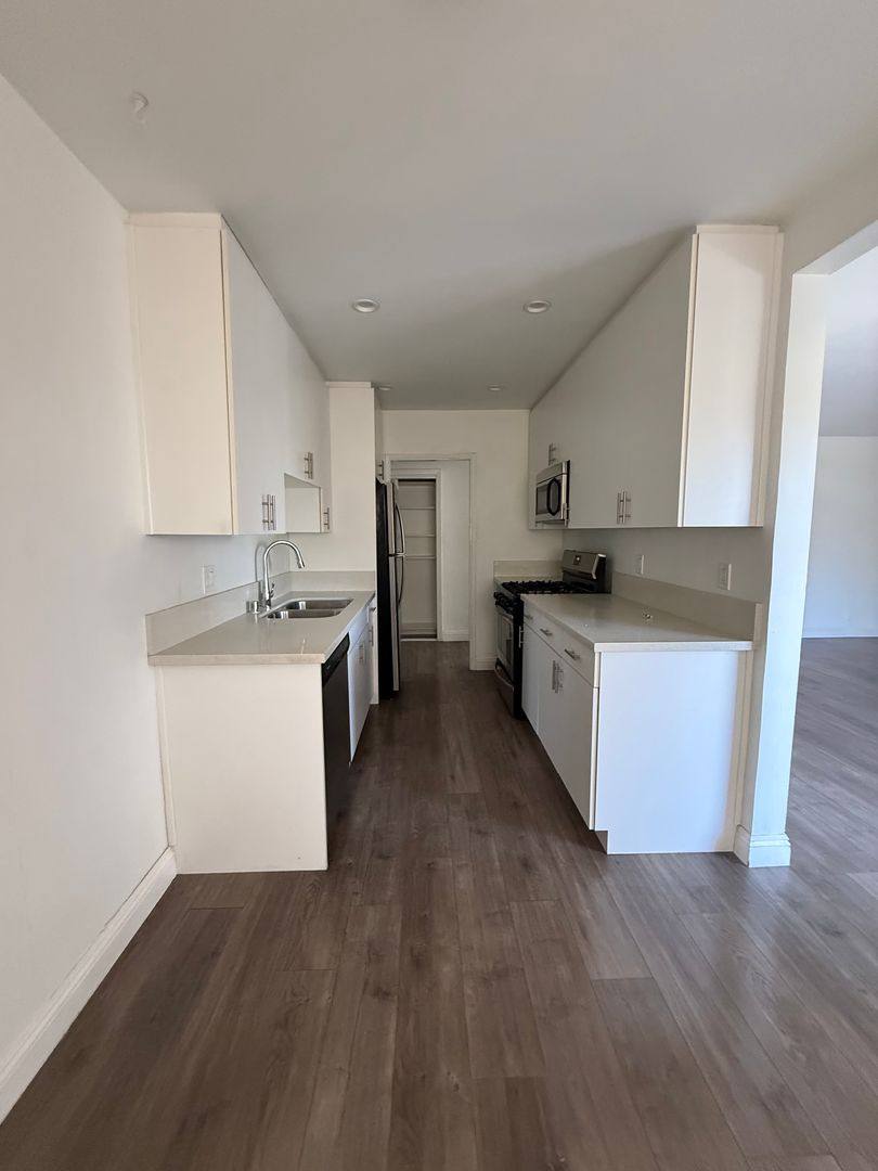Apartment for rent at 255 N Union Ave, Los Angeles, CA 90026