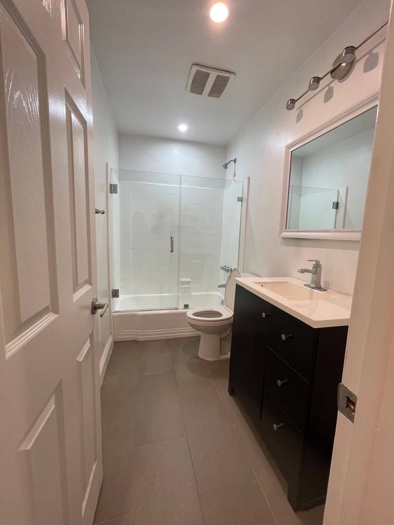 Apartment for rent at 255 N Union Ave, Los Angeles, CA 90026