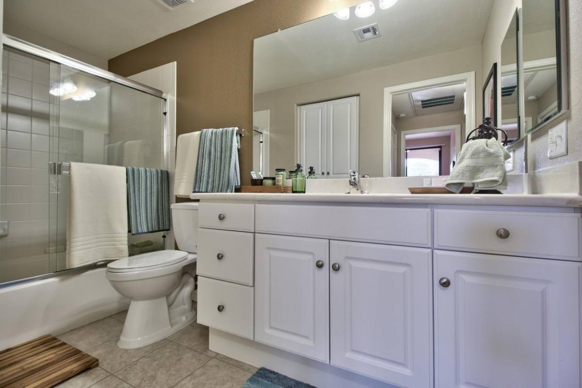 Apartment for rent at 6901 E Chauncey Lane, Phoenix, AZ 85054