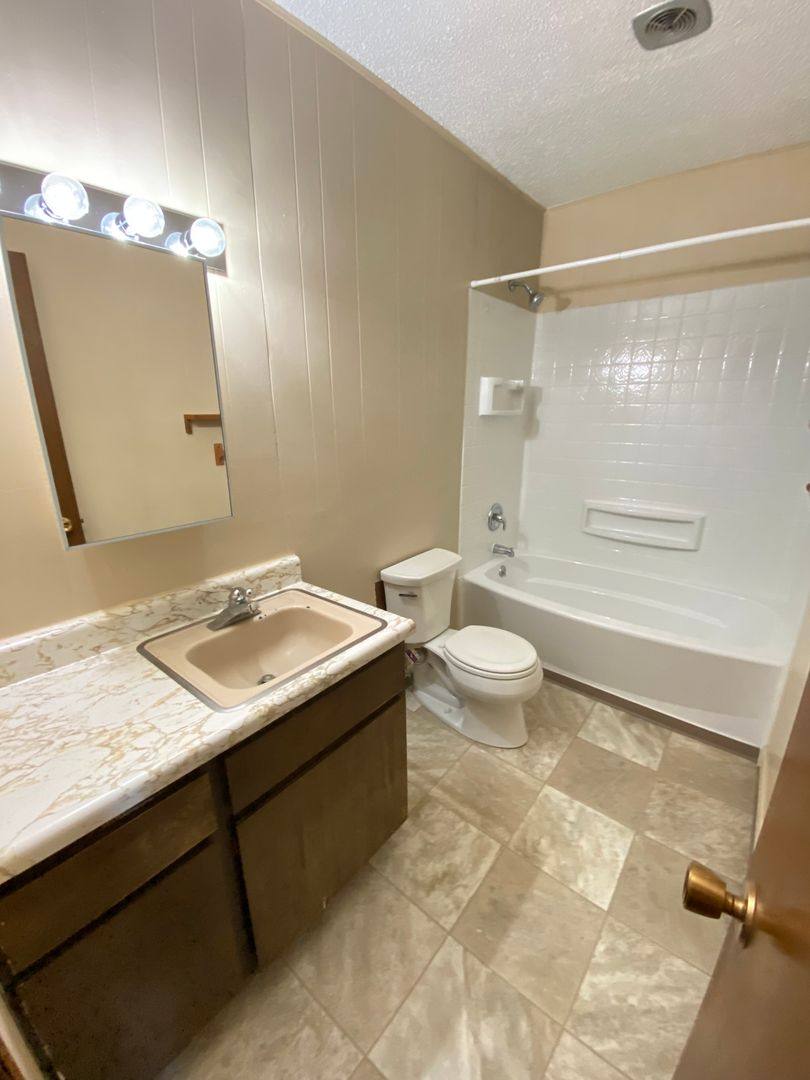 Apartment for rent at 111 W 12th Ave, Ellensburg, WA 98926