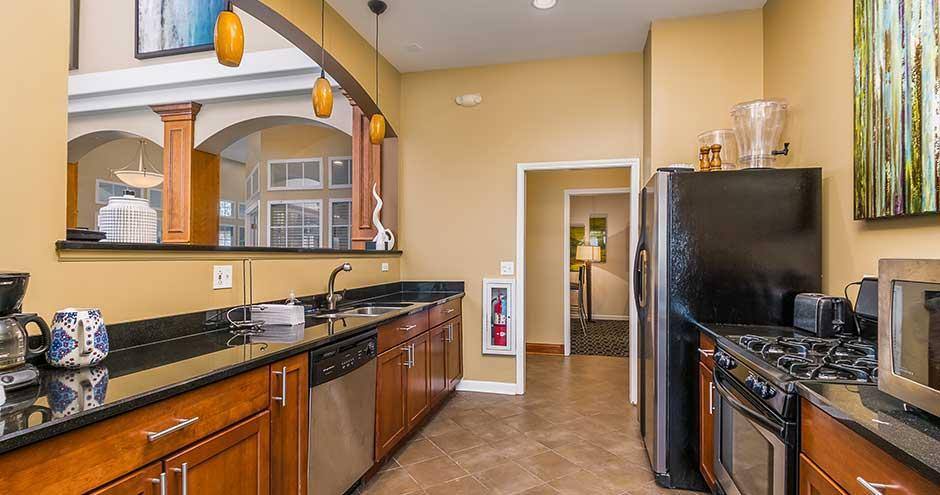 Apartment for rent at Aurora at Summerfield, 1847 Clubhouse Dr, Aurora, IL 60504