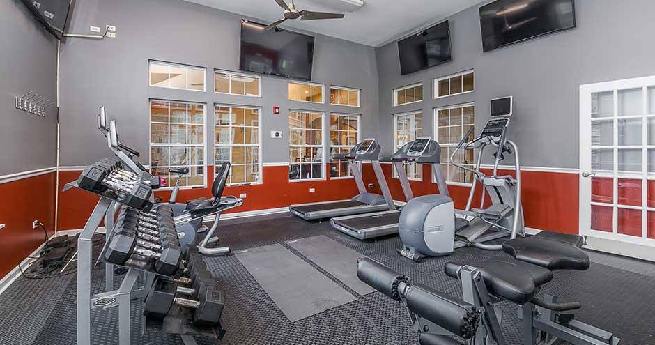 Apartment for rent at Aurora at Summerfield, 1847 Clubhouse Dr, Aurora, IL 60504