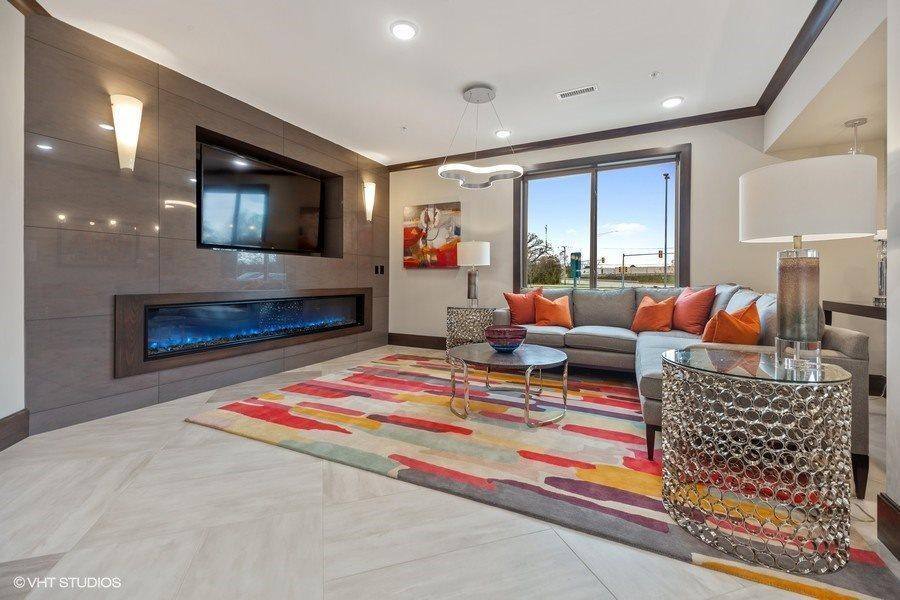 Apartment for rent at 150 N E River Rd, Des Plaines, IL 60016