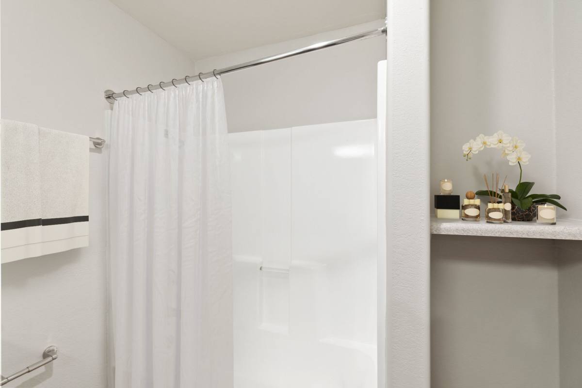 Apartment for rent at 332 Mar Vista Dr, Vista, CA 92083