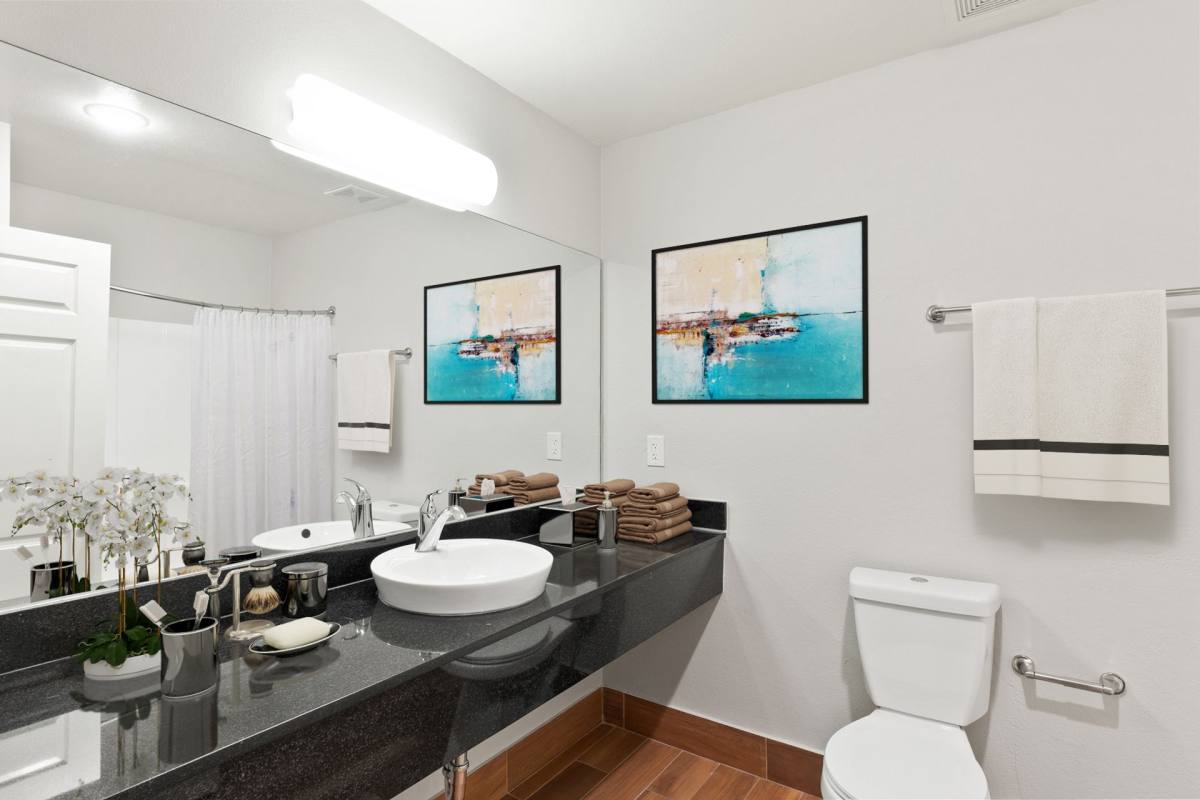 Apartment for rent at 332 Mar Vista Dr, Vista, CA 92083
