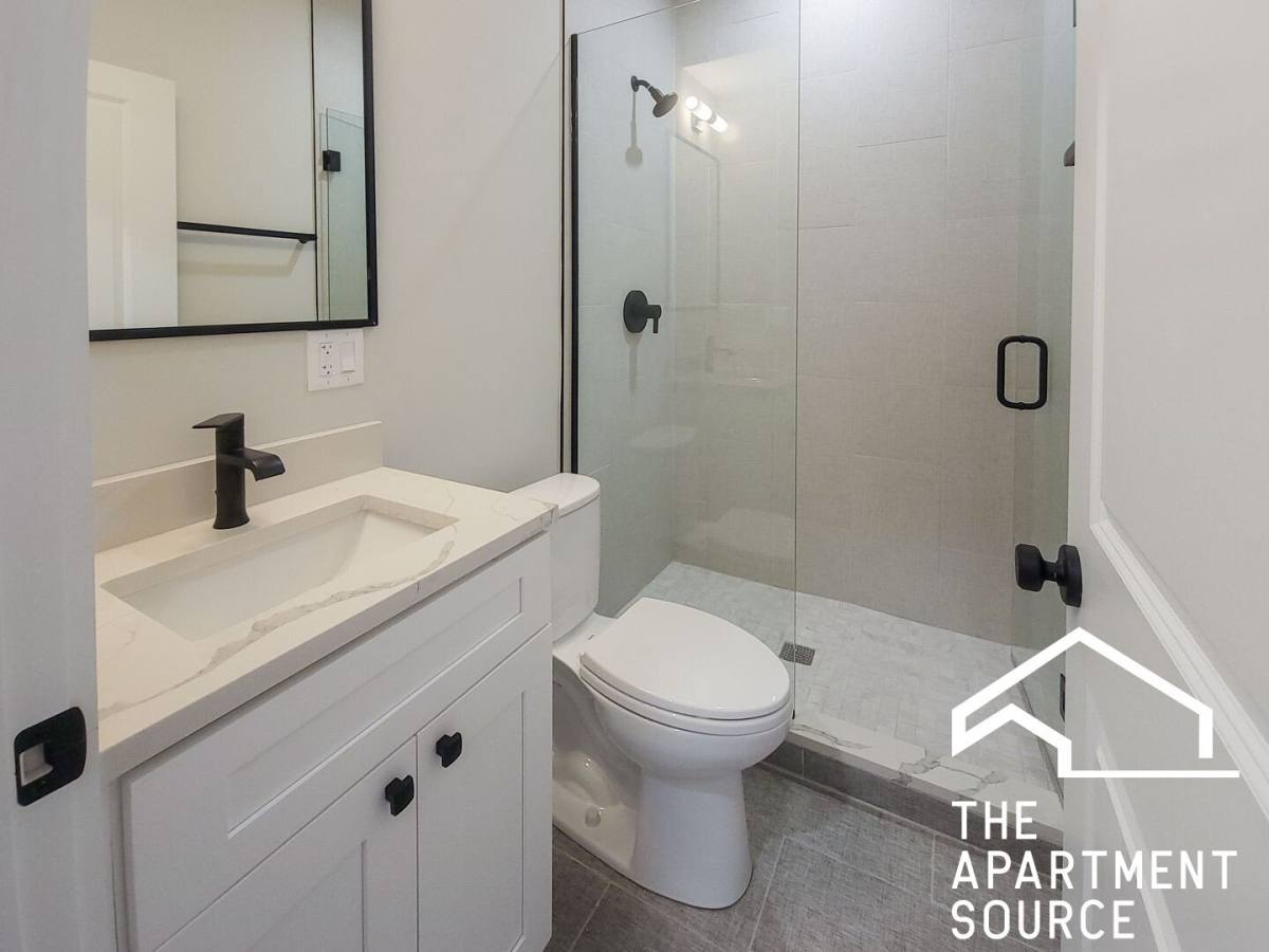 Apartment for rent at 2020 W Montrose Ave #2C, Chicago, IL 60618
