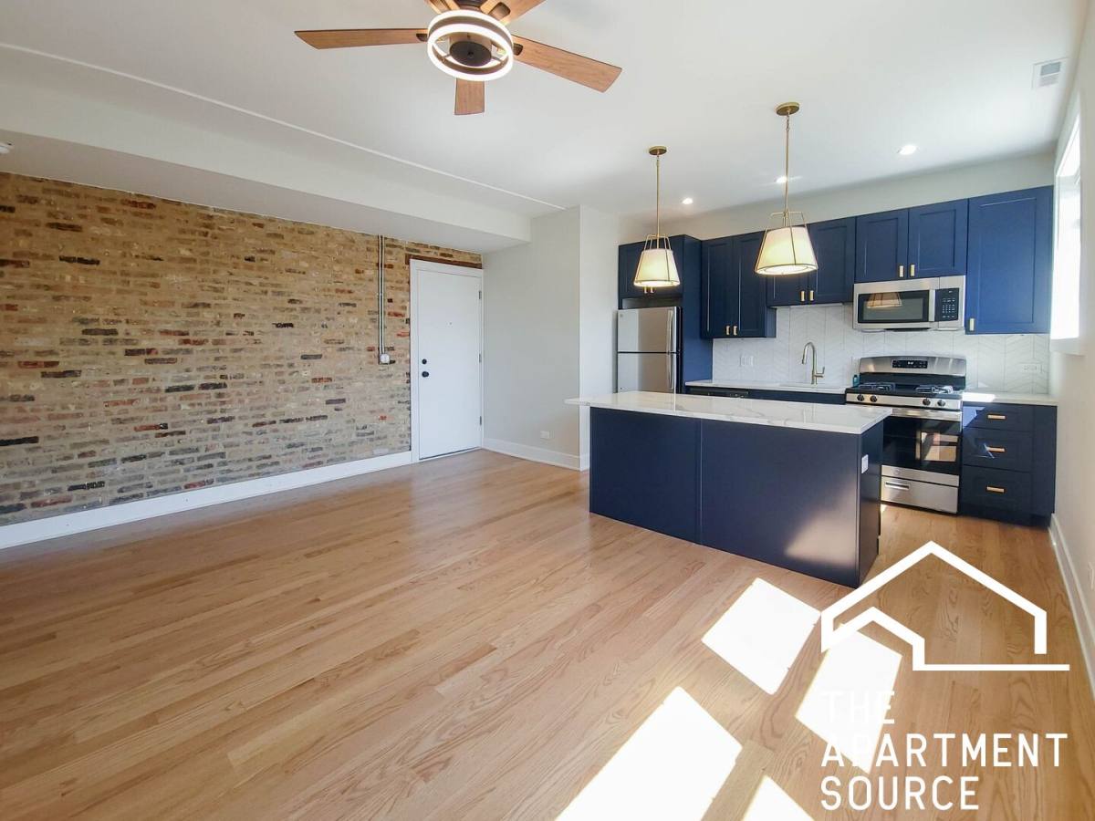 Apartment for rent at 2020 W Montrose Ave #2C, Chicago, IL 60618