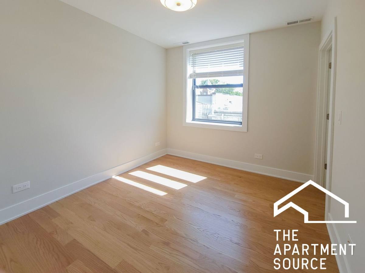 Apartment for rent at 2020 W Montrose Ave #2C, Chicago, IL 60618