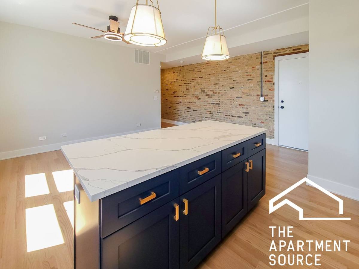 Apartment for rent at 2020 W Montrose Ave #2C, Chicago, IL 60618