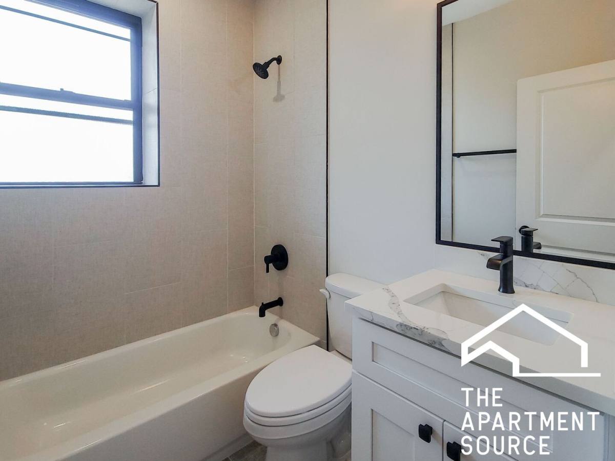 Apartment for rent at 2020 W Montrose Ave #3D, Chicago, IL 60618