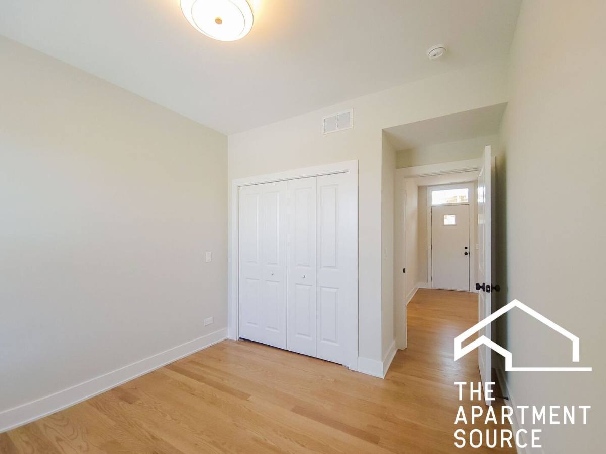 Apartment for rent at 2020 W Montrose Ave #3D, Chicago, IL 60618