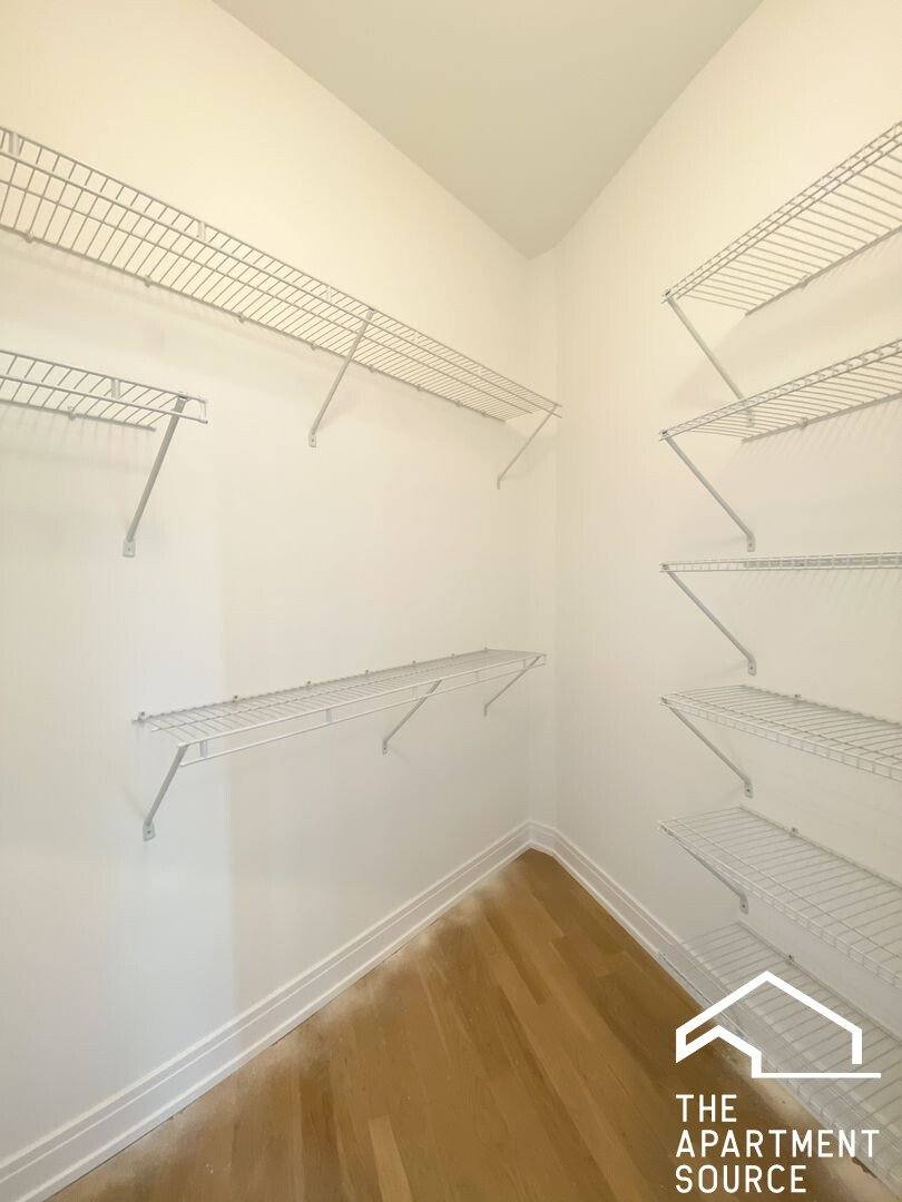 Apartment for rent at 1050 W Cornelia Ave #203, Chicago, IL 60657