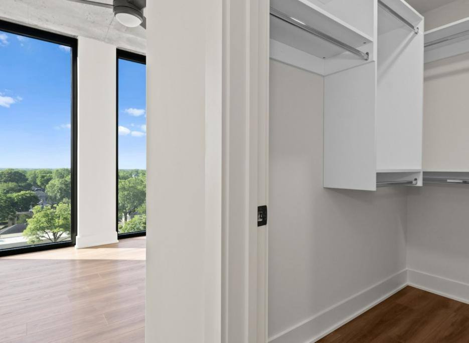 Apartment for rent at 124 E Kingston Ave, Charlotte, NC 28203