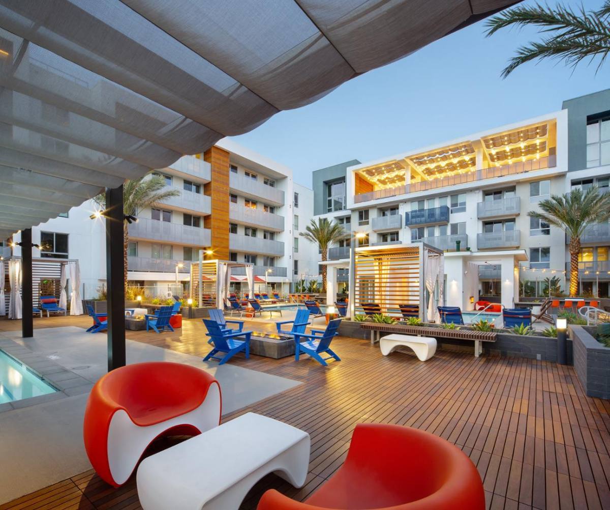 Apartment for rent at Motif, 6200 Variel Ave, Woodland Hills, CA 91367