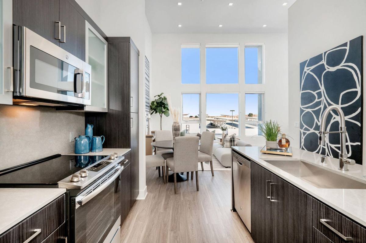 Apartment for rent at Motif, 6200 Variel Ave, Woodland Hills, CA 91367
